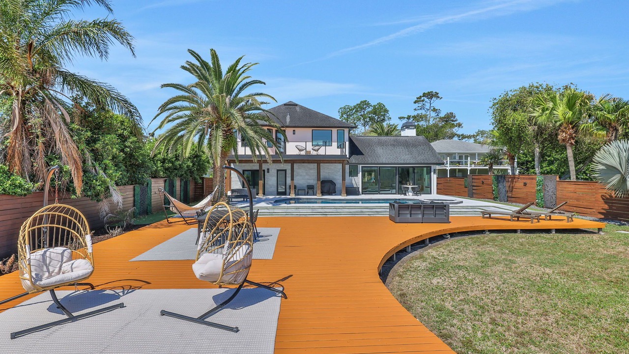 Photo of Patio Balcony in Palm Valley