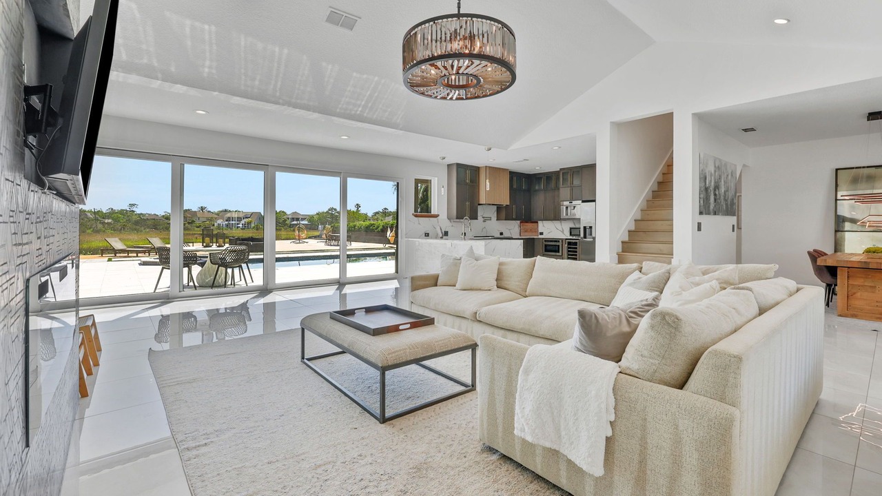 Photo of Livingroom in Palm Valley