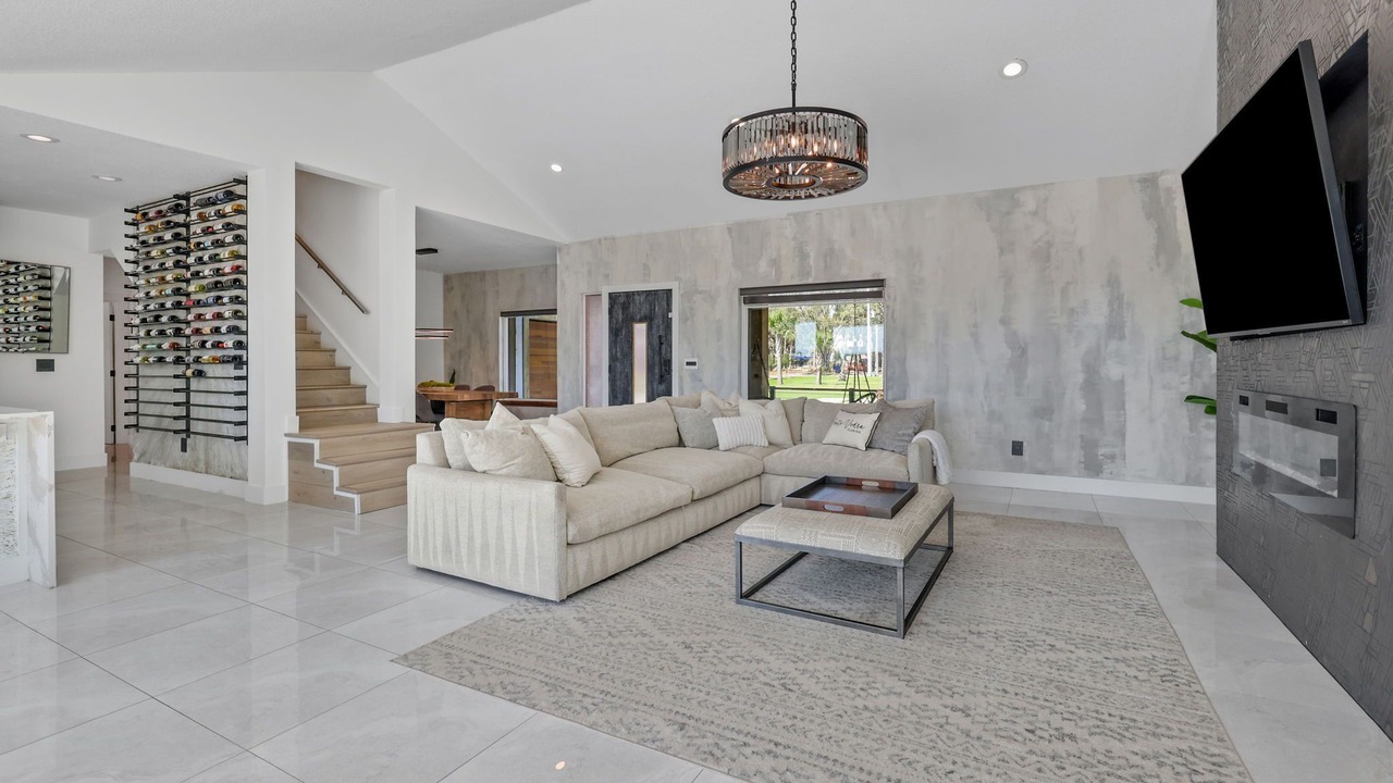 Photo of Livingroom in Palm Valley