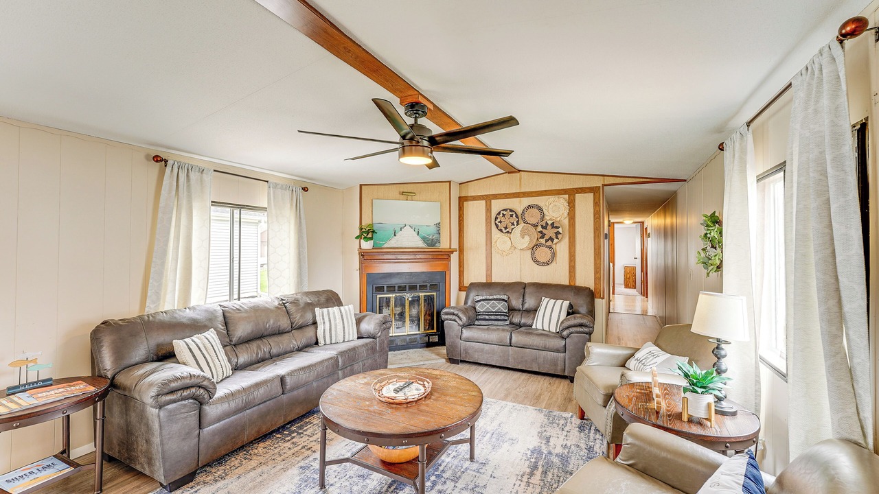 Photo of Livingroom in Silver Lake