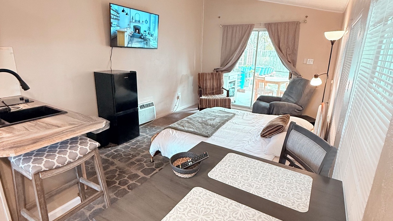 Photo of Bedroom in Cut Off