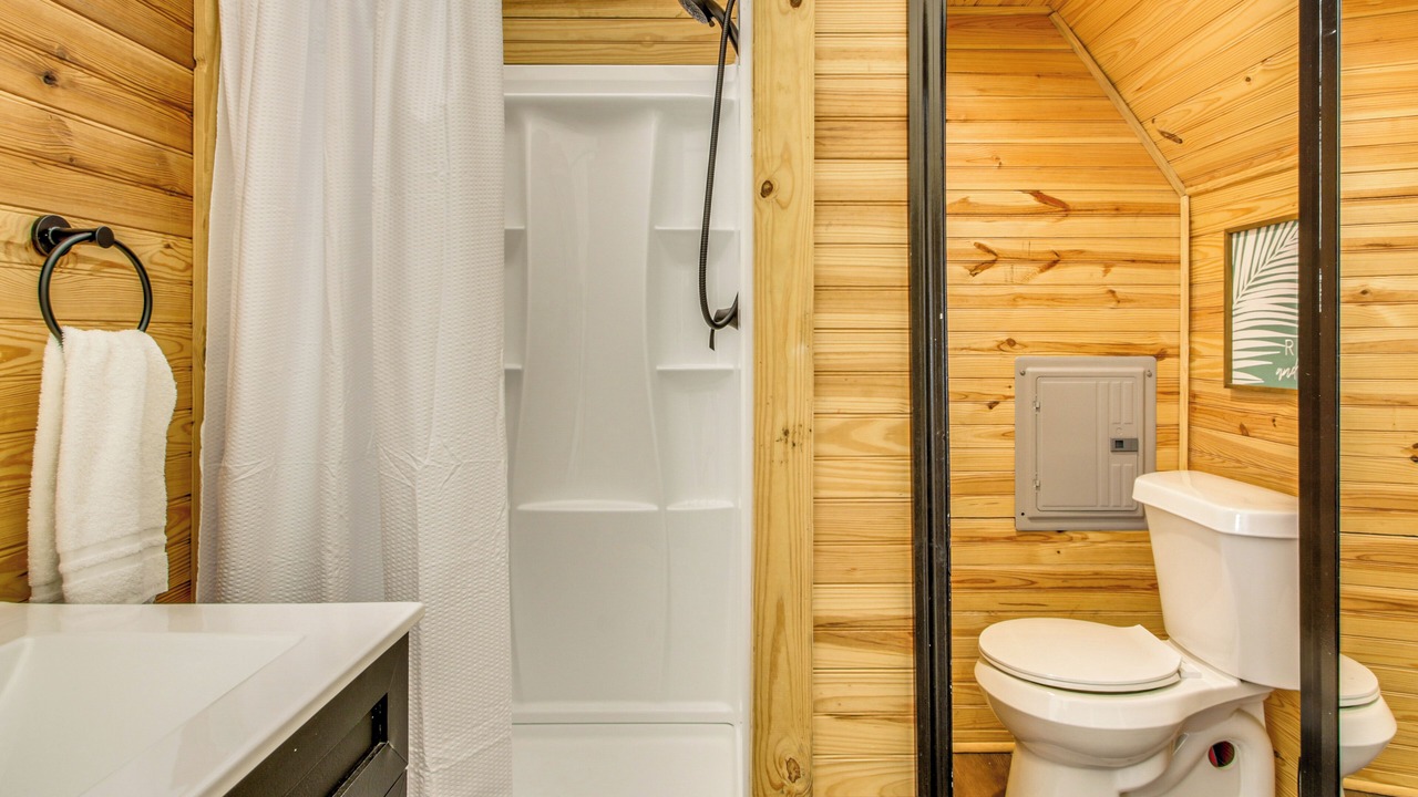 Photo of Bathroom in Rogersville