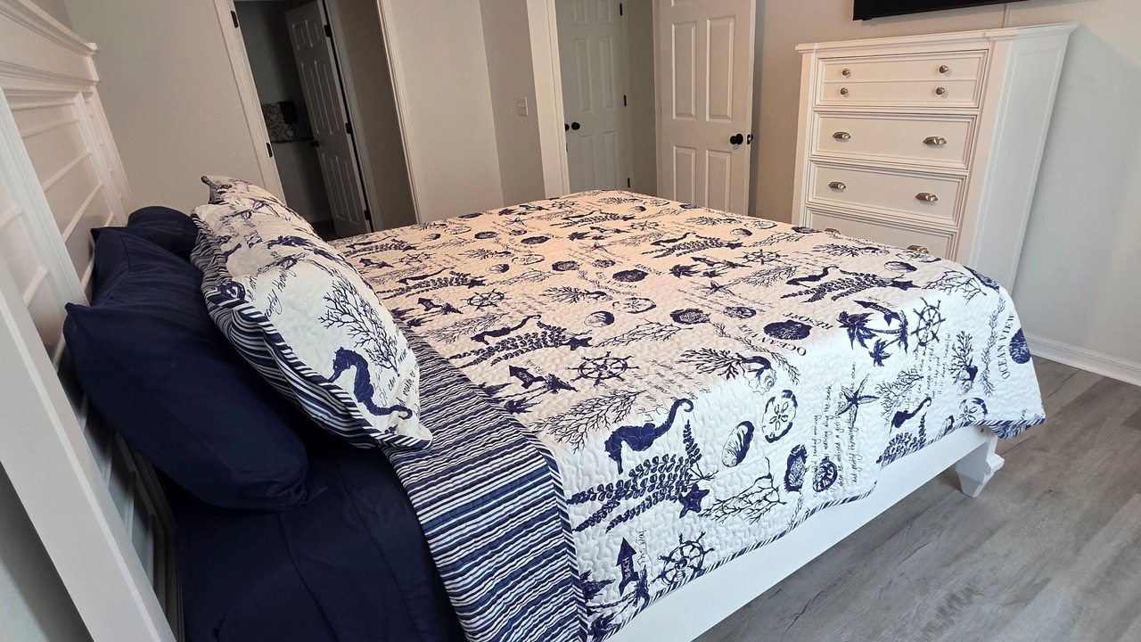 Photo of Bedroom in Gulf Shores
