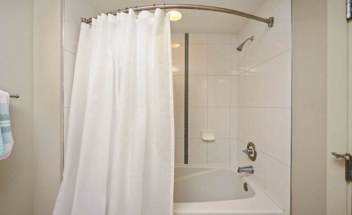 Photo of Bathroom in Baytowne Wharf
