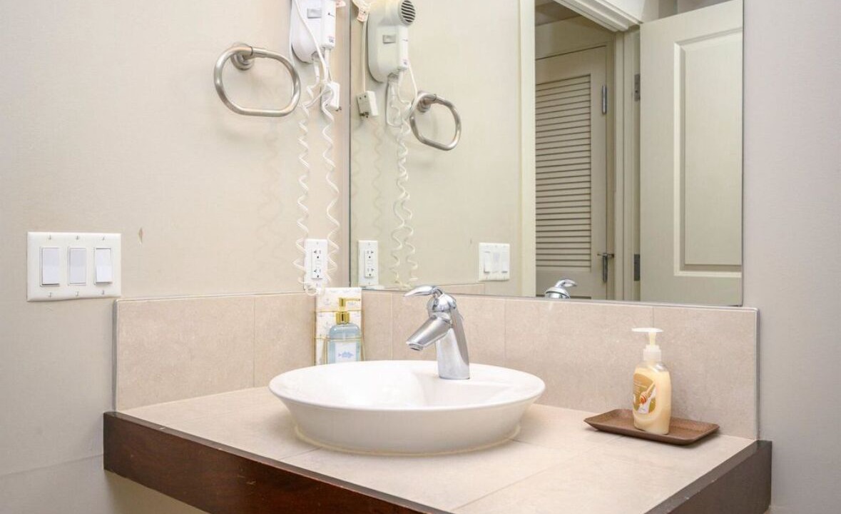 Photo of Bathroom in Baytowne Wharf