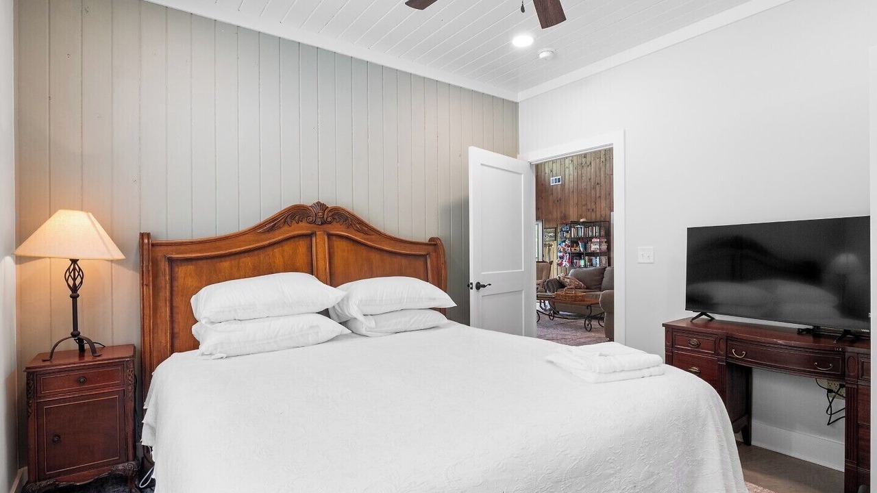 Photo of Bedroom in Double Springs