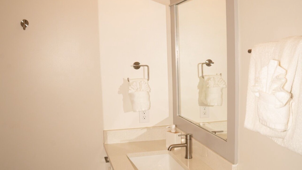 Photo of Bathroom in Oak