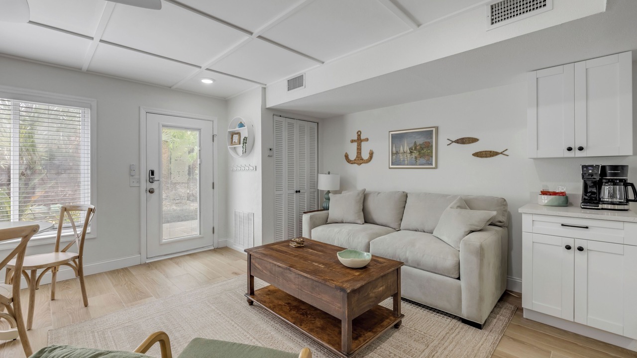 Photo of Livingroom in New Smyrna Beach