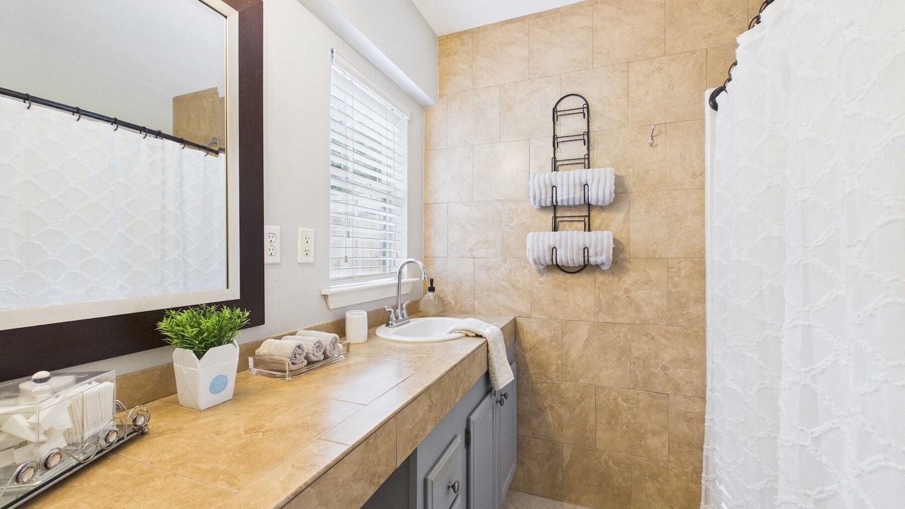 Photo of Bathroom in Ocean Springs