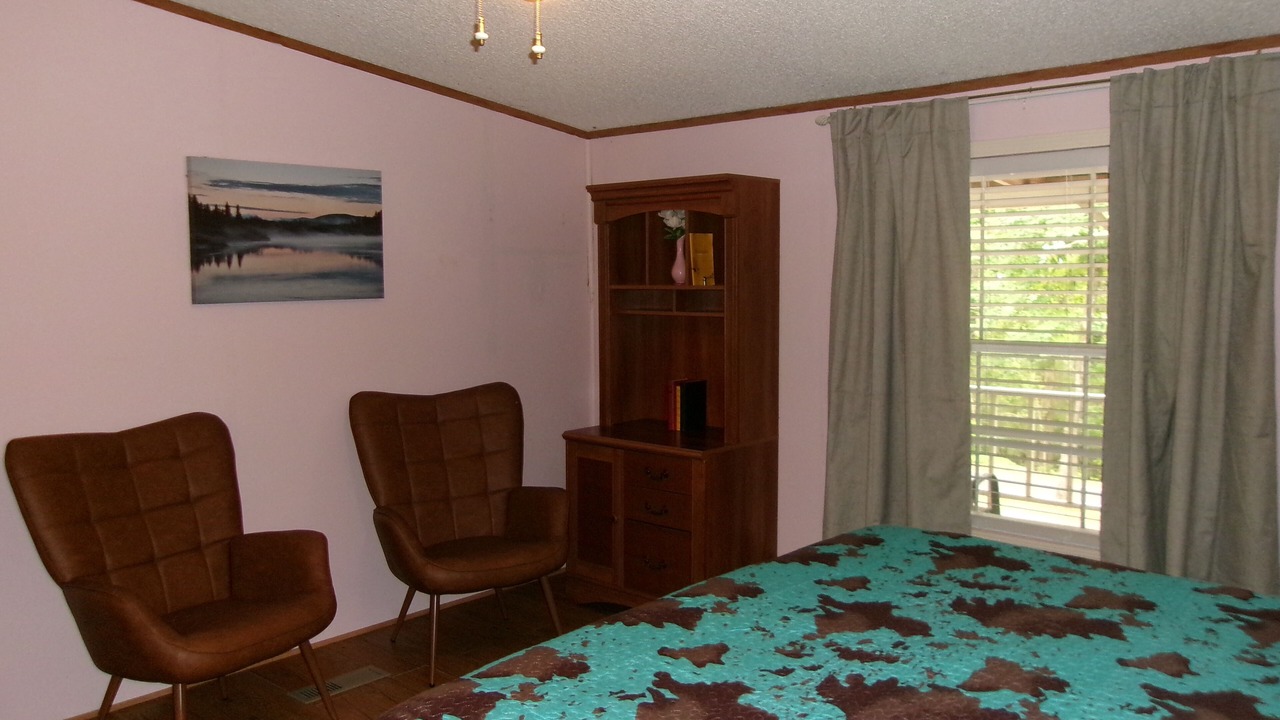 Photo of Bedroom in Groveoak