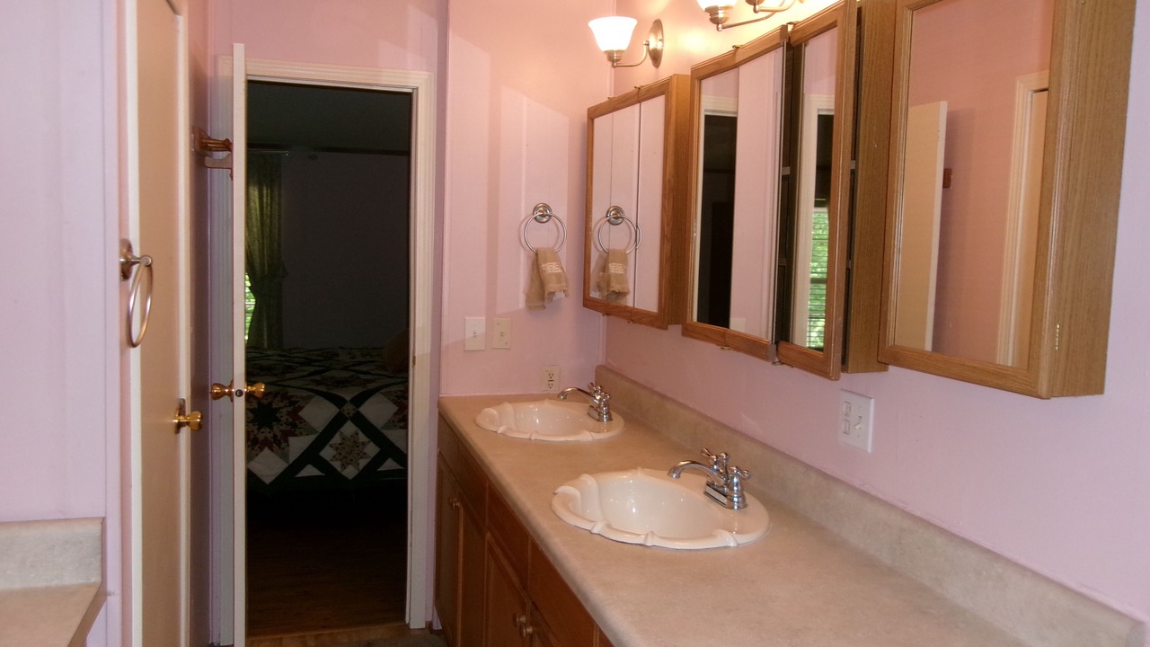 Photo of Bathroom in Groveoak