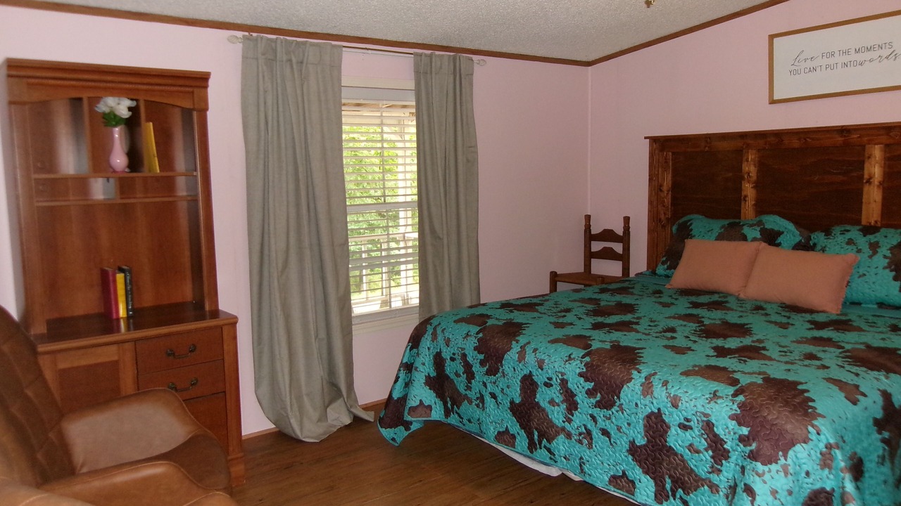 Photo of Bedroom in Groveoak