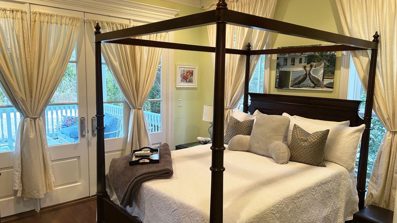 Photo of Bedroom in Waveland