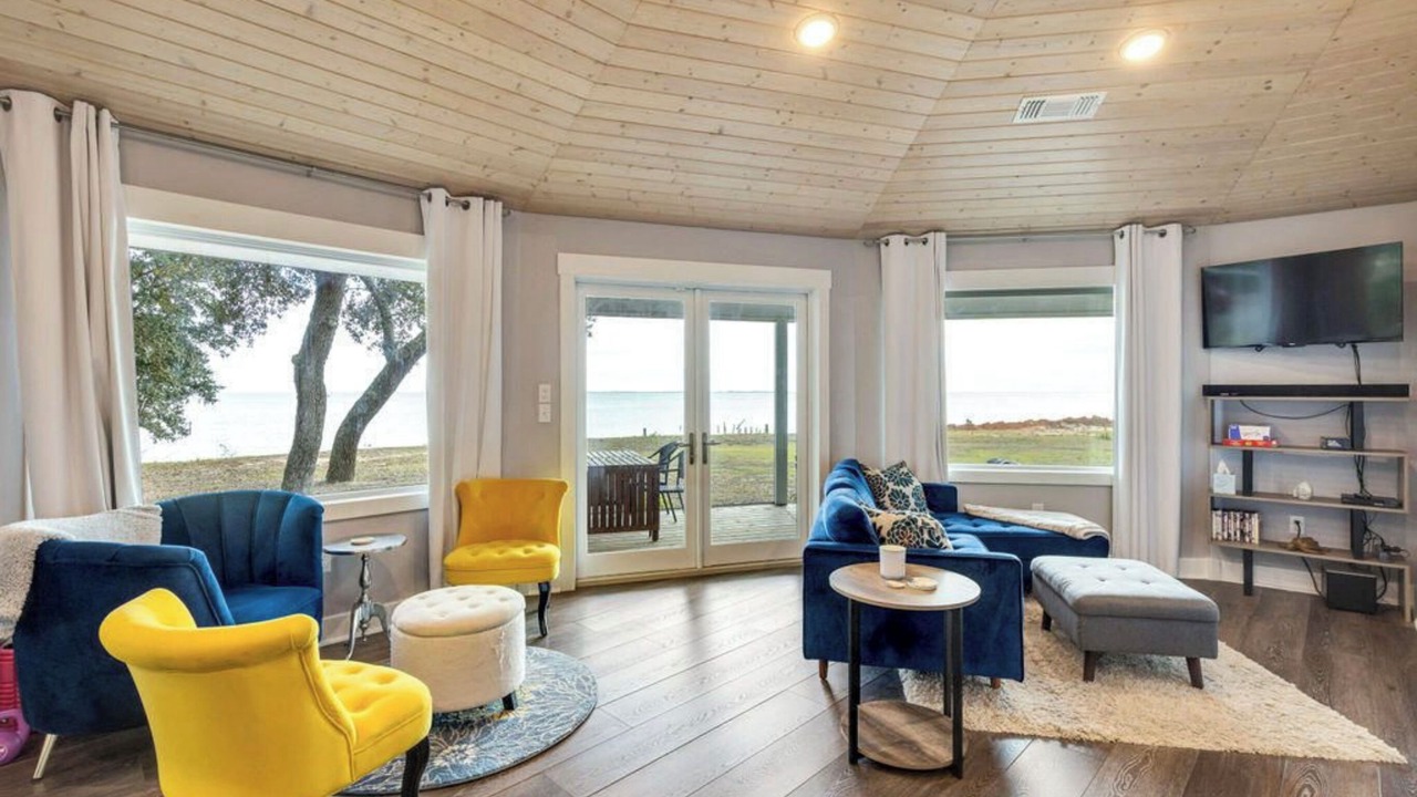 Photo of Livingroom in Ocean Springs