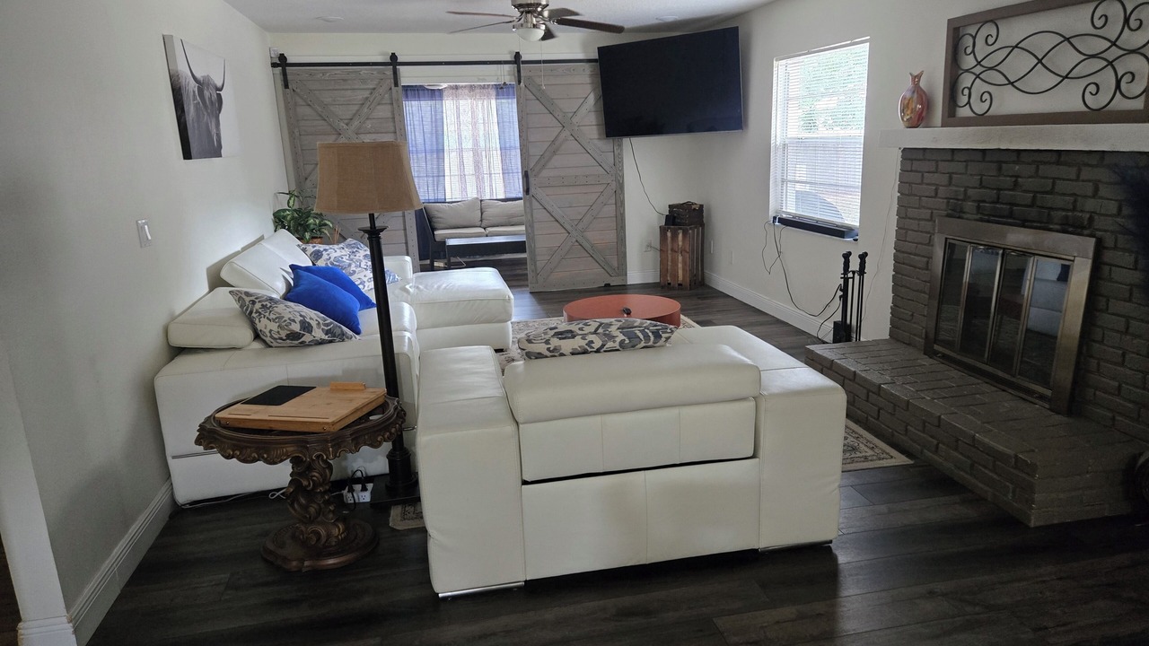 Photo of Livingroom in Mount Plymouth