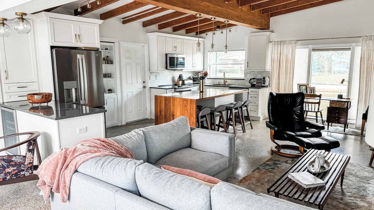 Photo of Livingroom in Audubon Park