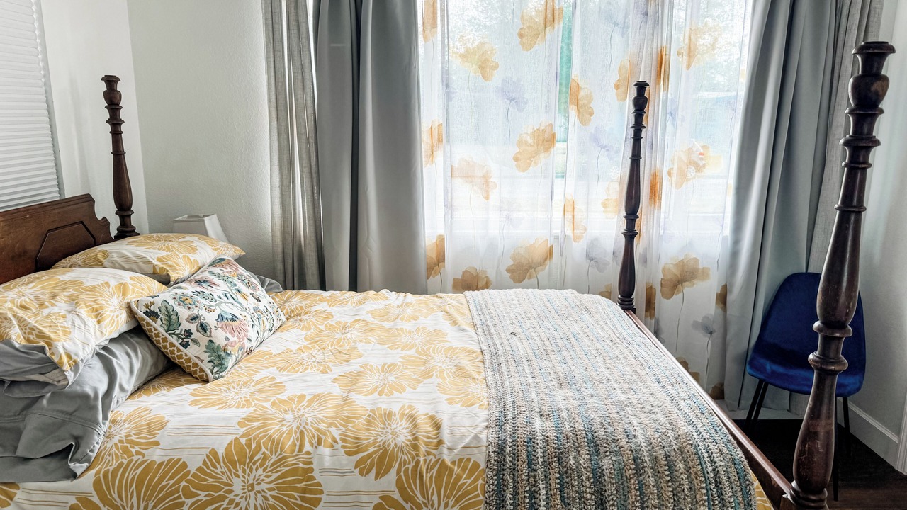 Photo of Bedroom in Audubon Park
