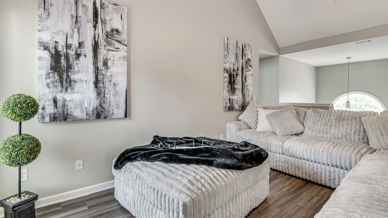 Photo of Livingroom in Locust Grove