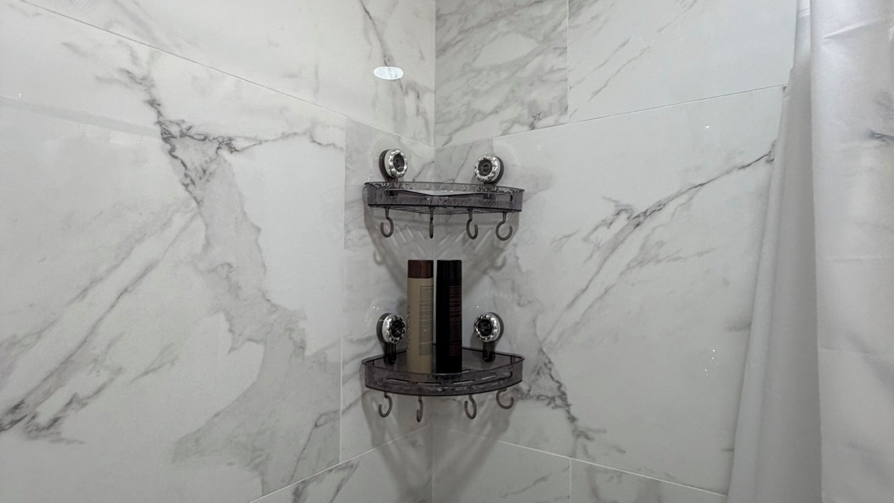 Photo of Bathroom in Azalea Park