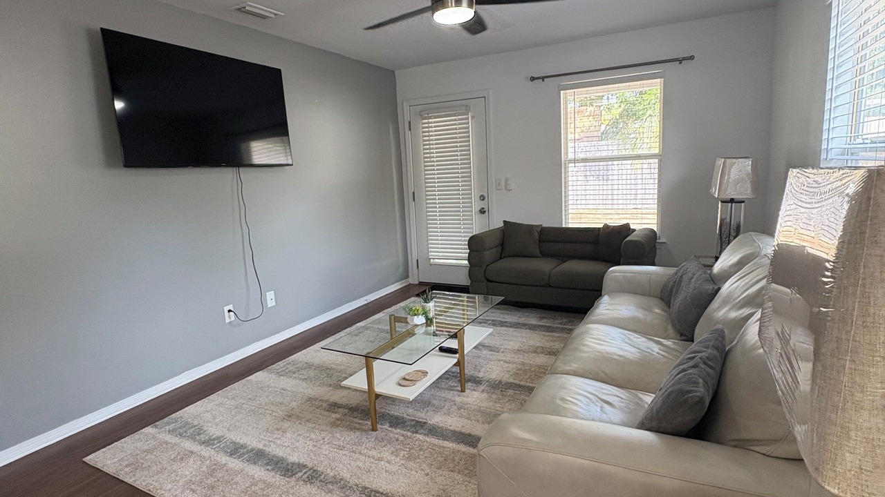 Photo of Livingroom in Ono Island