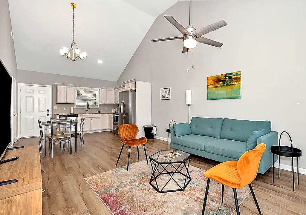 Photo of Livingroom in Huntsville