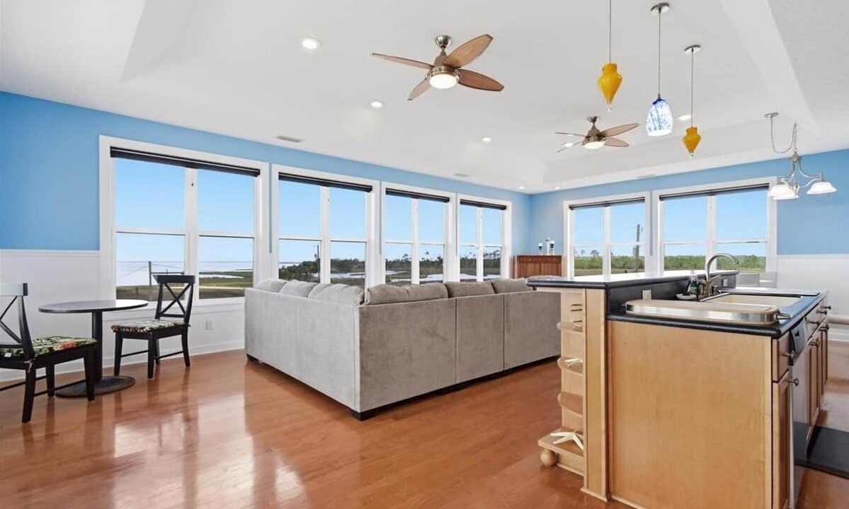 Photo of Livingroom in Perry