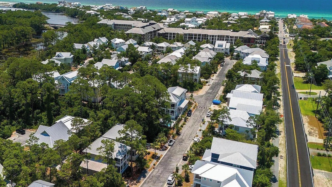 Photo of Outdoor in Lakeside at Blue Mountain Beach