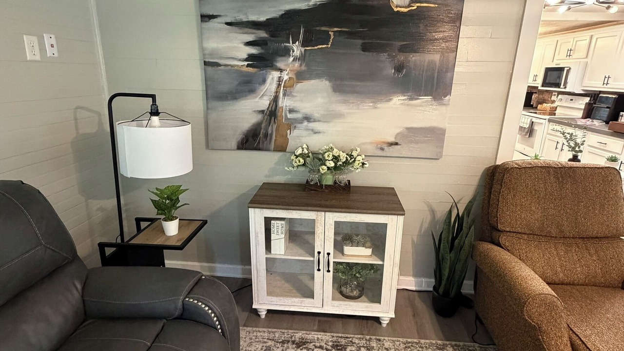 Photo of Livingroom in Milton