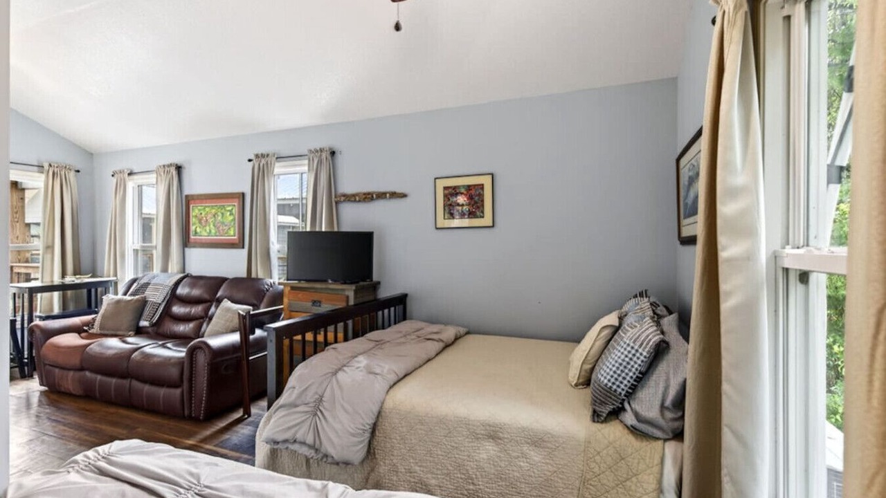 Photo of Bedroom in Gulf Hills