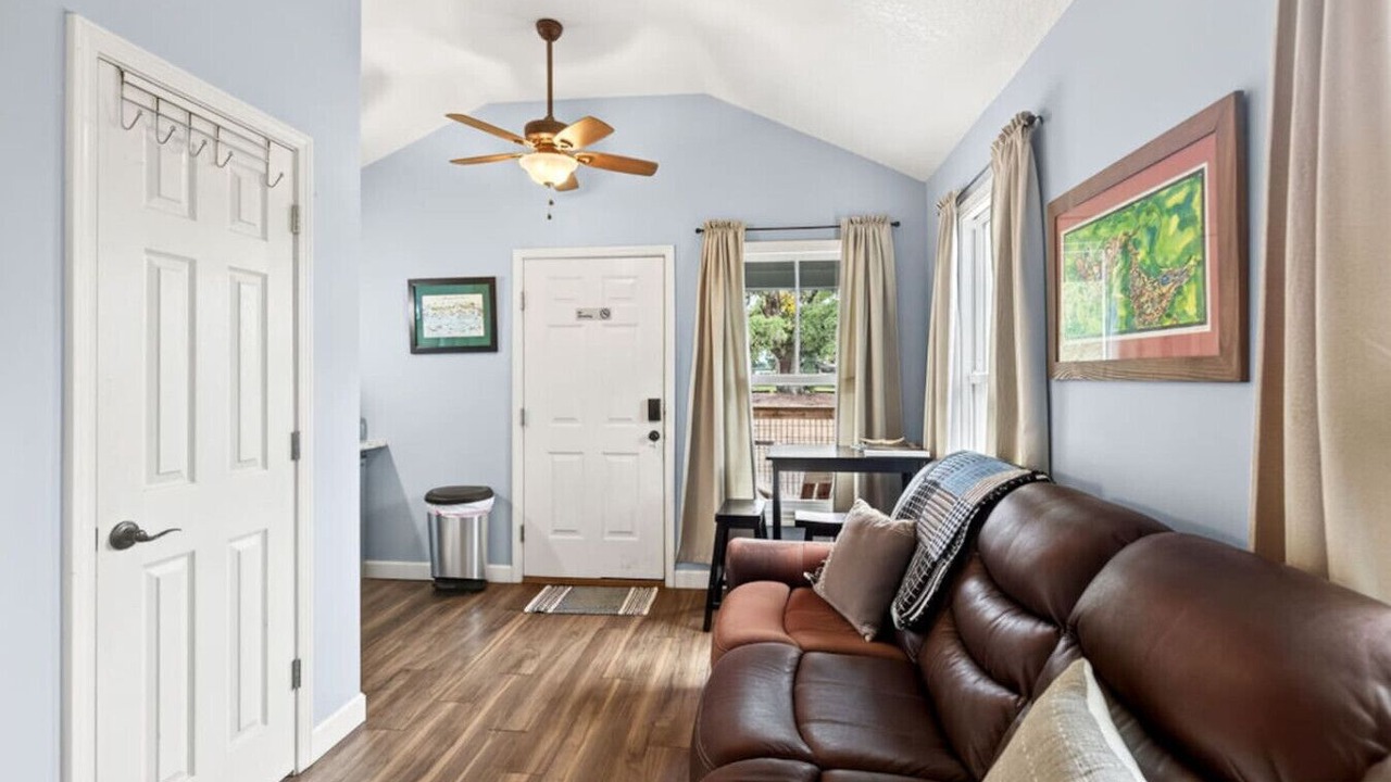 Photo of Livingroom in Gulf Hills