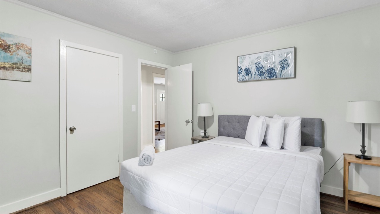 Photo of Bedroom in Crestline Heights