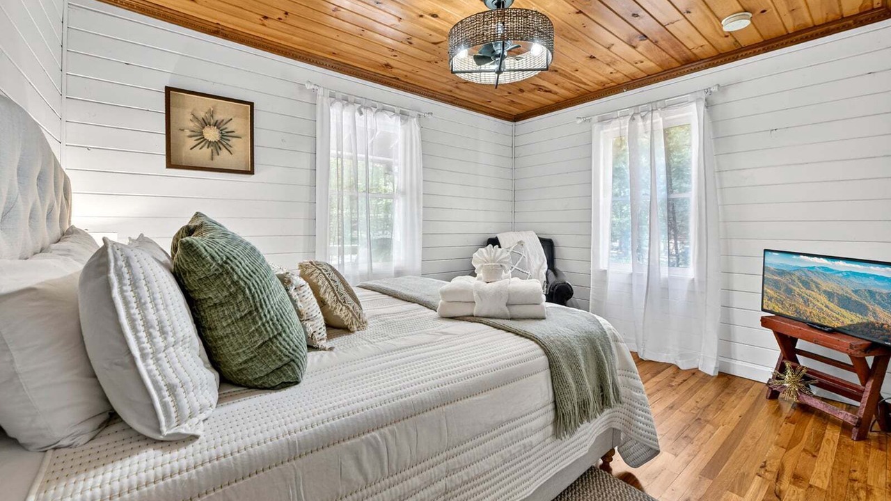 Photo of Bedroom in My Mountain