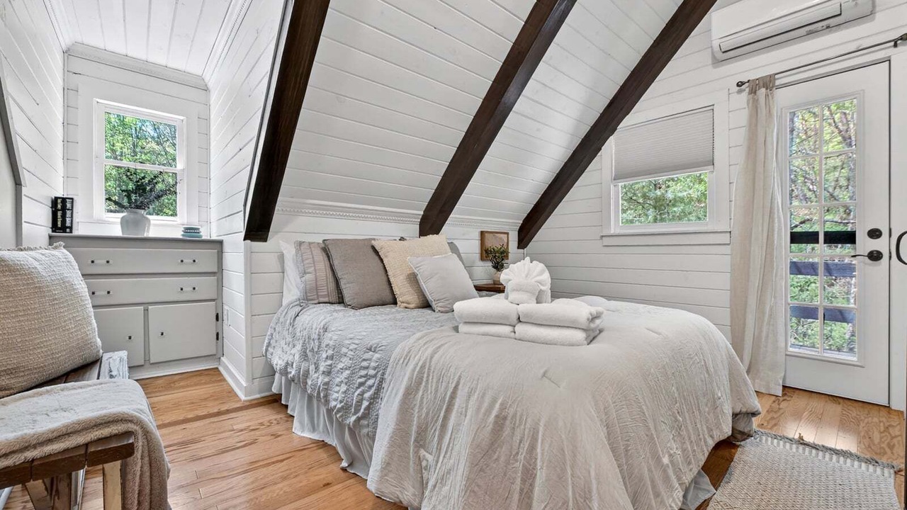 Photo of Bedroom in My Mountain