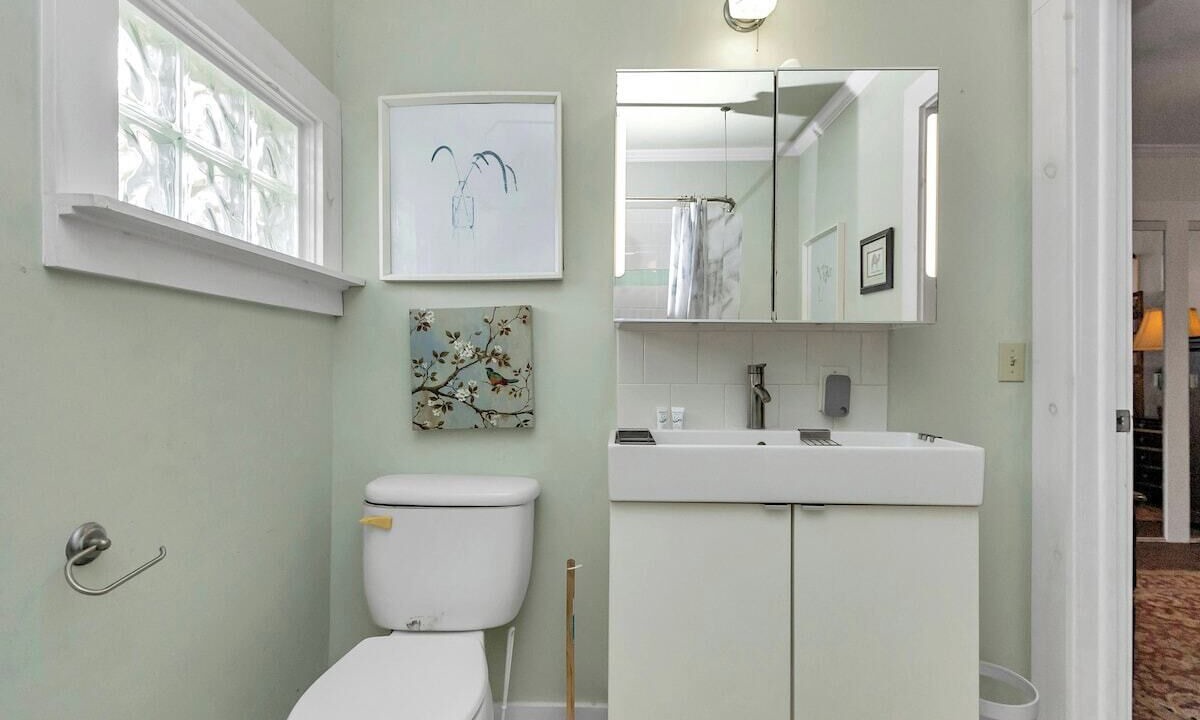 Photo of Bathroom in Candler