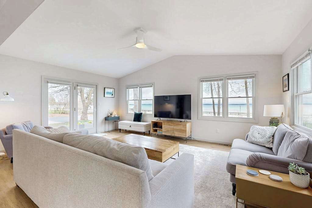 Photo of Livingroom in Suttons Bay