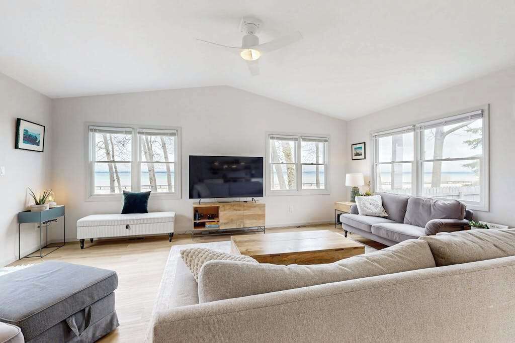 Photo of Livingroom in Suttons Bay