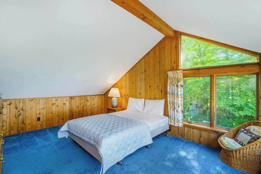 Photo of Bedroom in Lake Township
