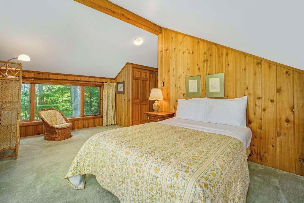 Photo of Bedroom in Lake Township
