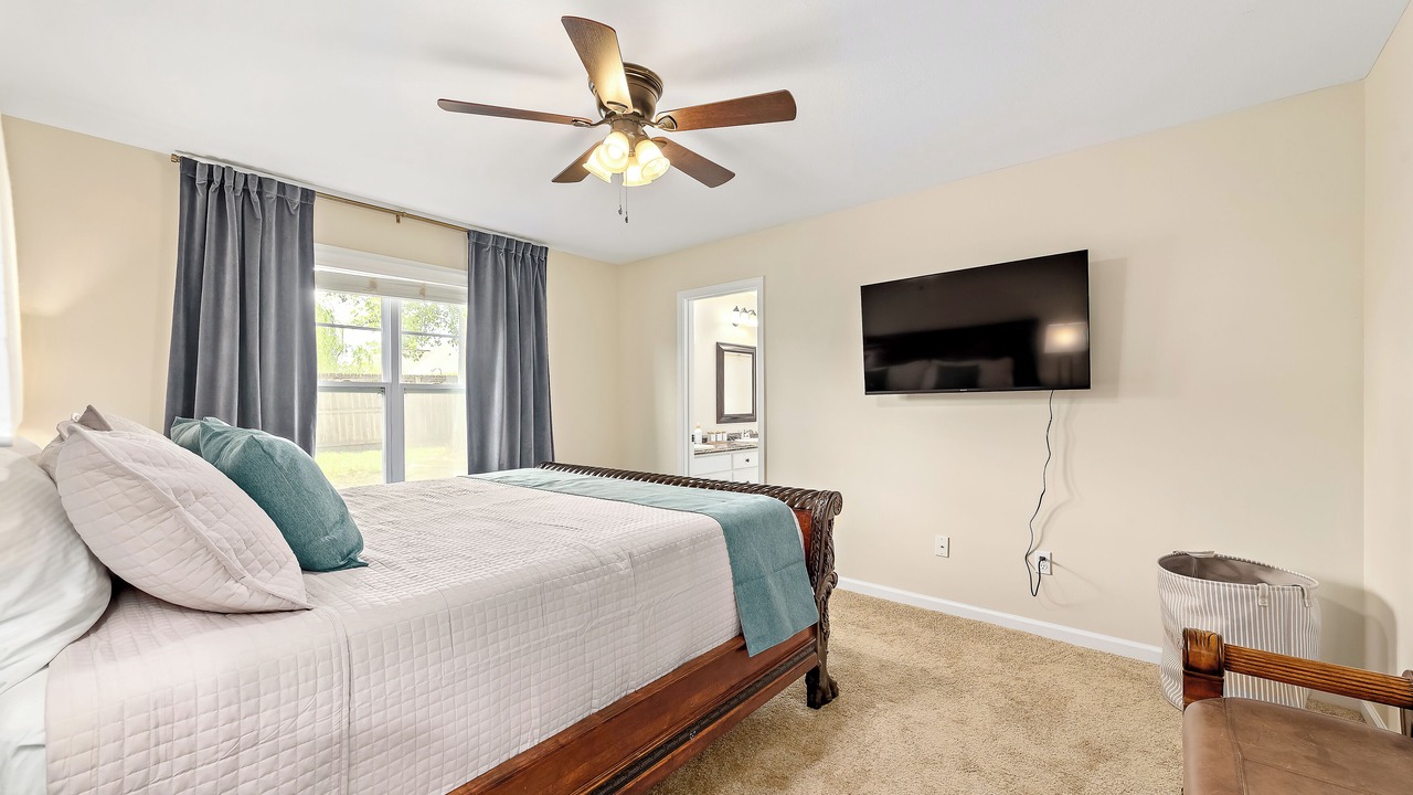 Photo of Bedroom in Enterprise