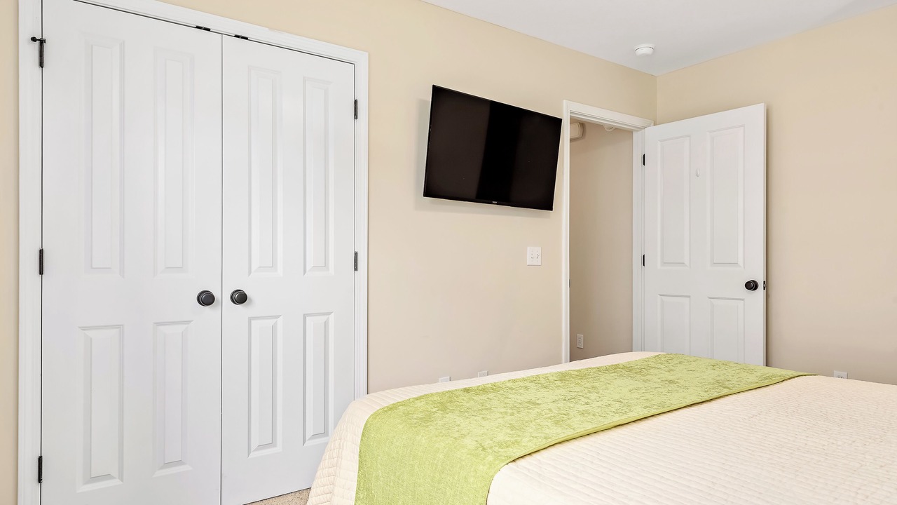 Photo of Bedroom in Enterprise
