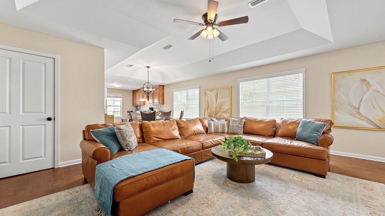 Photo of Livingroom in Enterprise