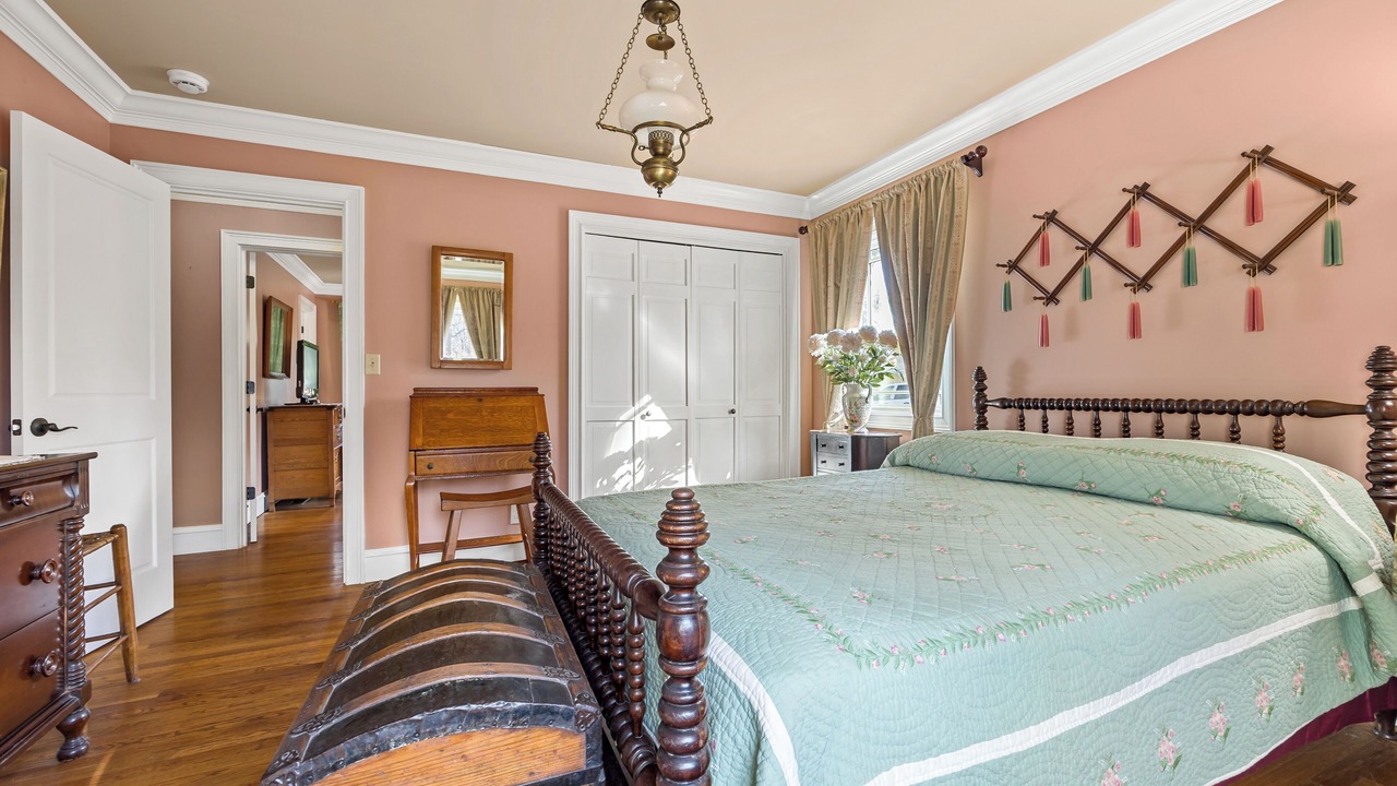 Photo of Bedroom in Town Center