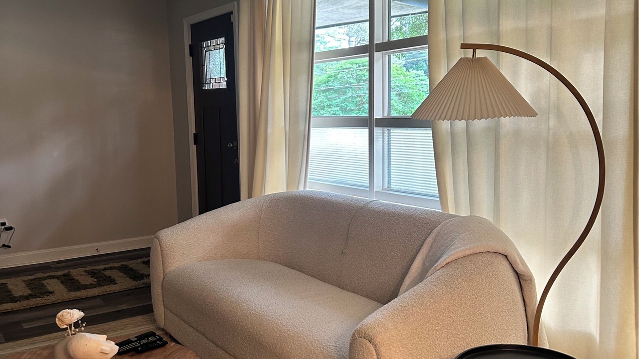 Photo of Livingroom in Tucker