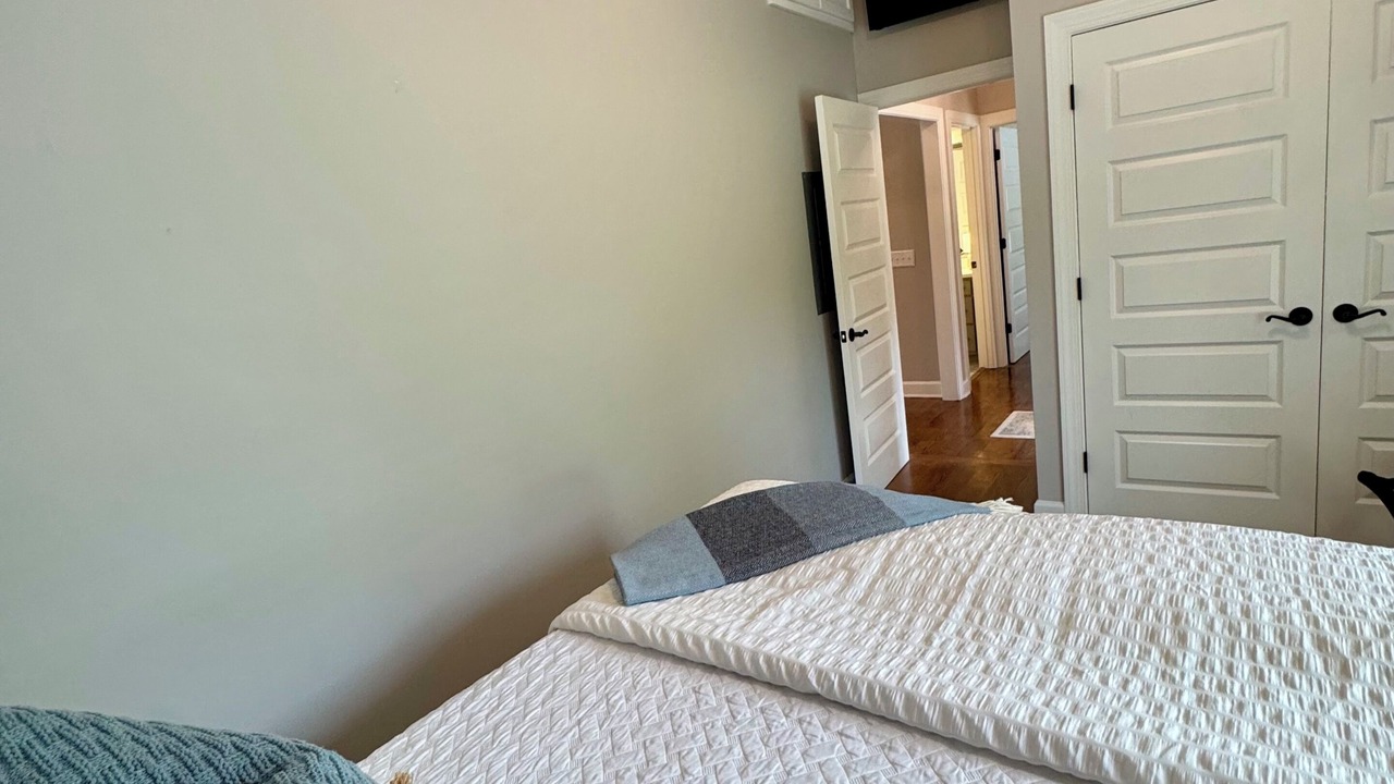 Photo of Bedroom in Northport