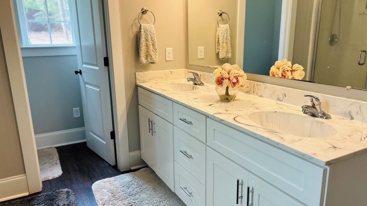 Photo of Bathroom in Appling