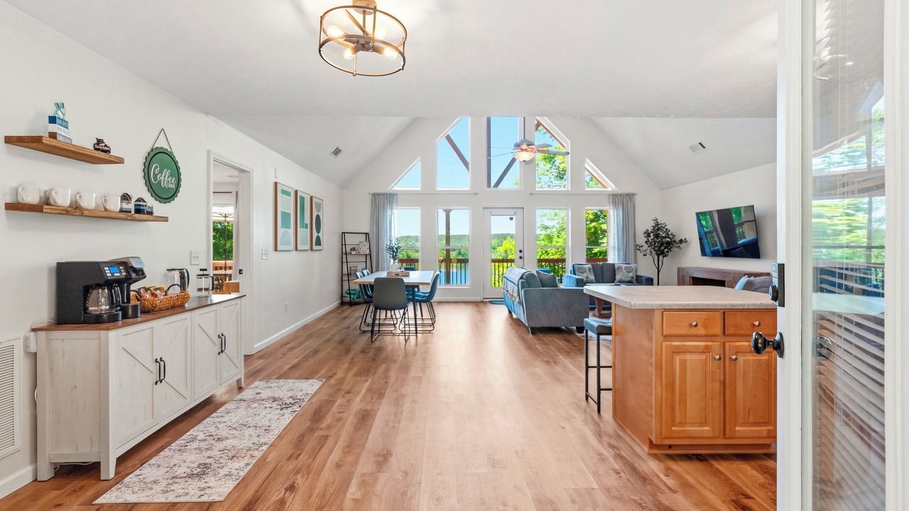 Photo of Livingroom in Lake Oconee