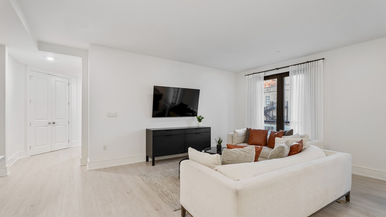 Photo of Livingroom in Central Business District