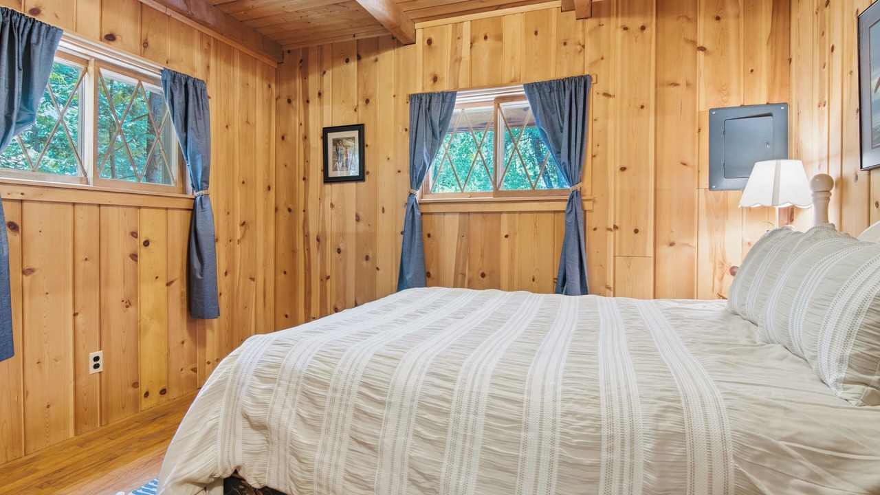 Photo of Bedroom in Charlevoix
