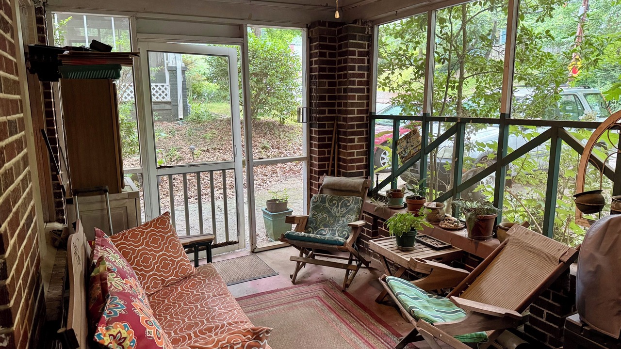 Photo of Livingroom in East Atlanta