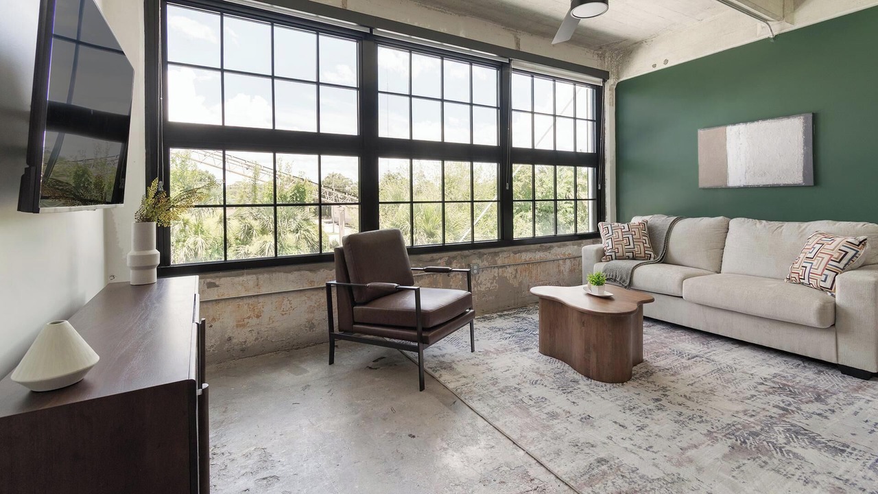 Photo of Livingroom in Urban Core